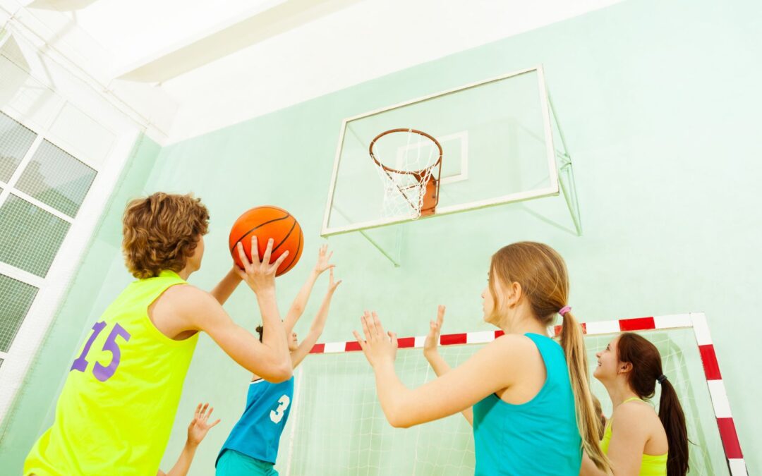 Match à trois équipes (1/5) – Jeu pour enfants – Jouer au basket avec les enfants