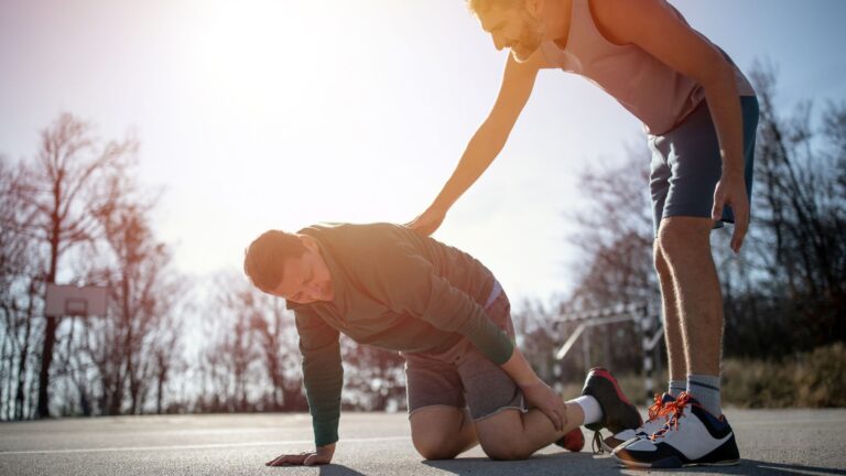 Ne plus jamais se blesser au basketball : conseils pour prévenir les blessures